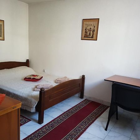 A Modest Place Beograd Eksteriør bilde
